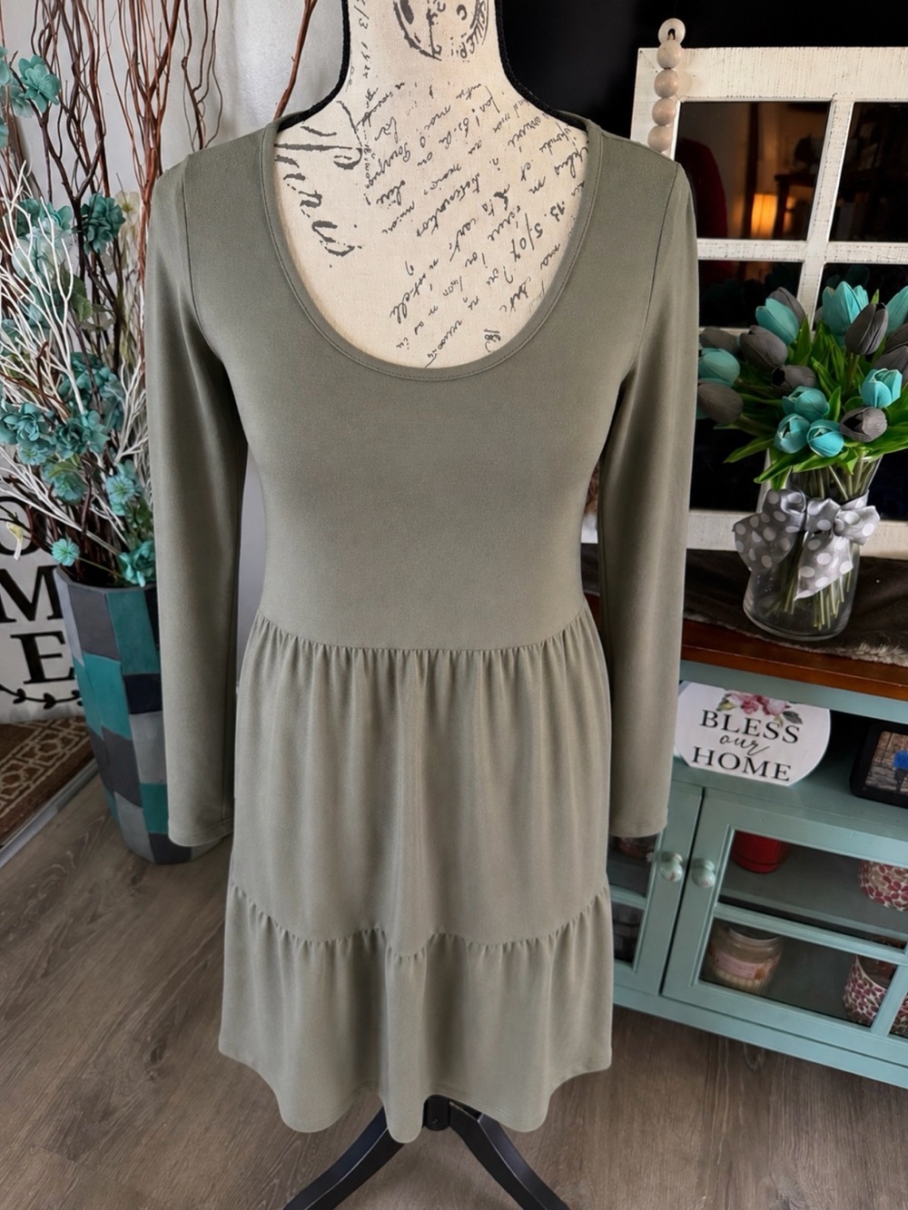 wild fable Olive Green Scoop Neck Tiered Long-Sleeve Dress Medium